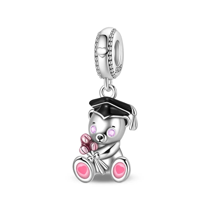 Abschluss-Bär mit Blumen – Charm