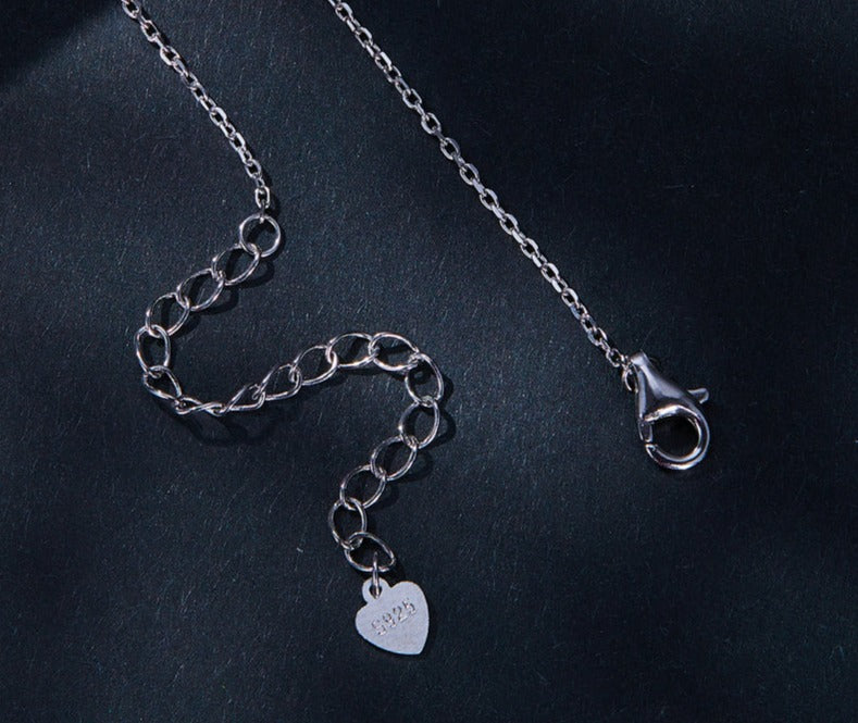 Moissanite Bow - Necklace