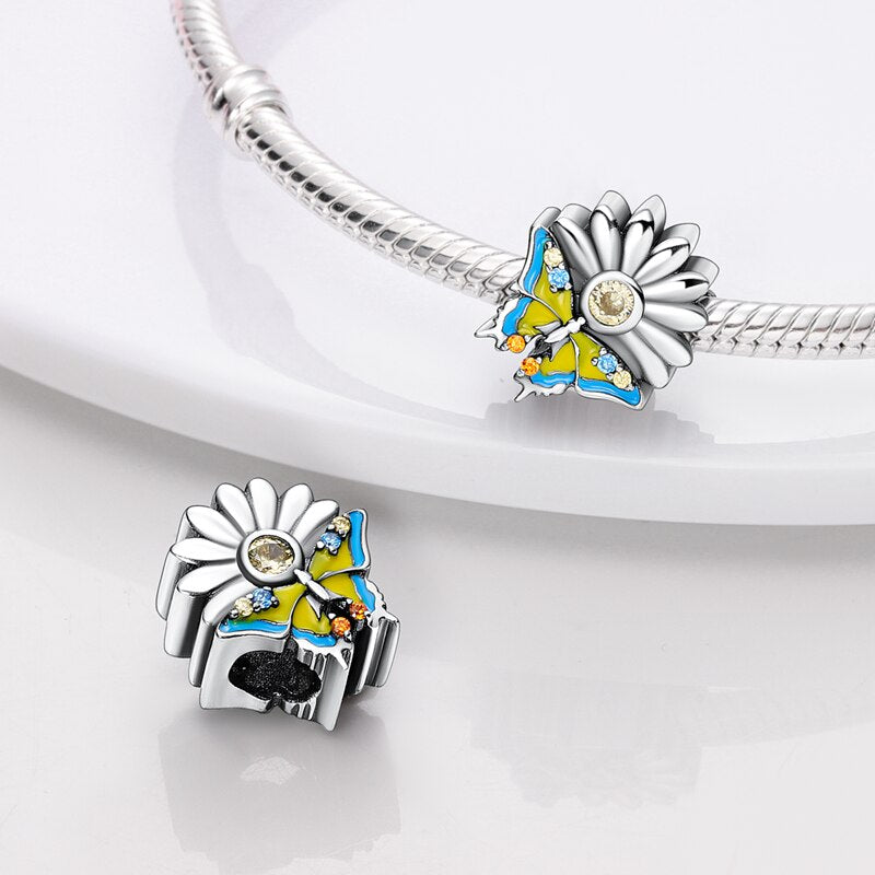 Schmetterling auf Blume - Charm