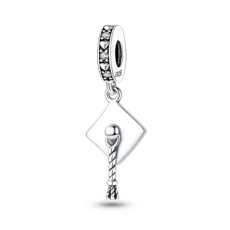 Abschlusshut mit Kordel – Charm