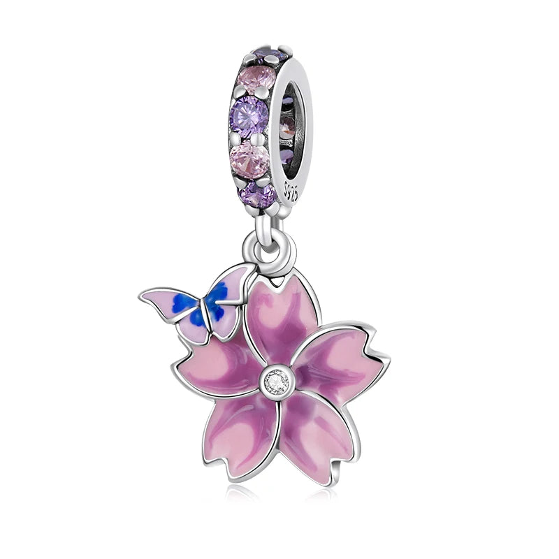Blüte mit Schmetterling - Charm-Anhänger