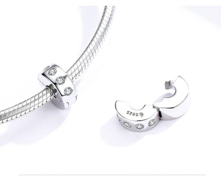 Elegant zircons - charm
